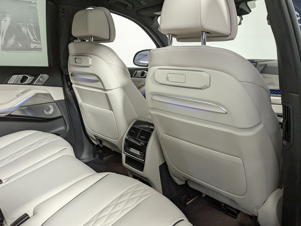 2024 BMW X7 M60i