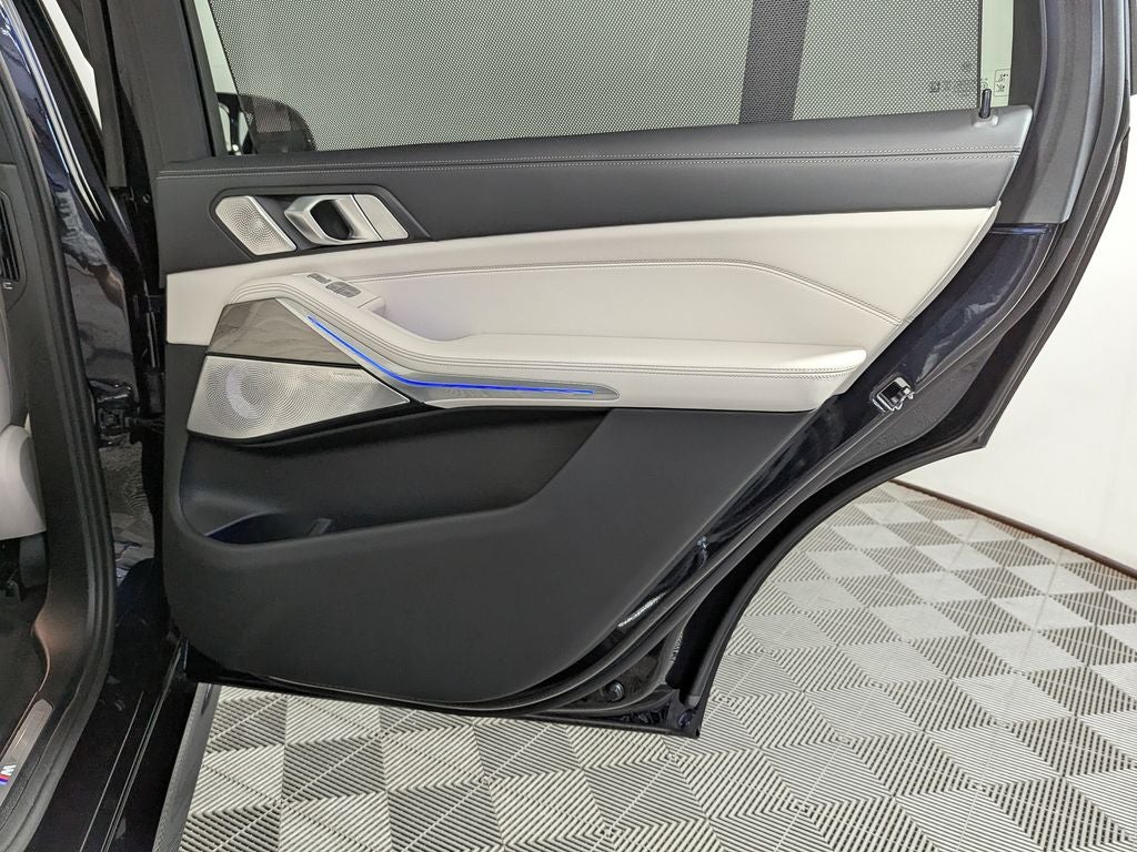 2024 BMW X7 M60i