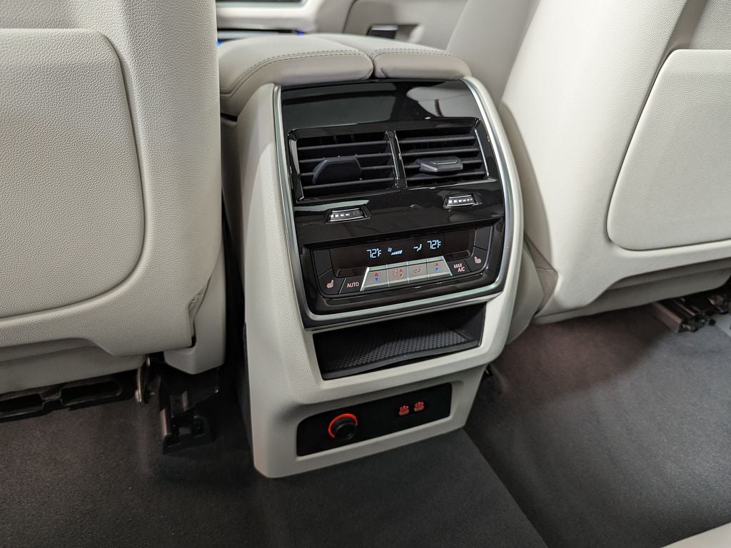 2024 BMW X7 M60i