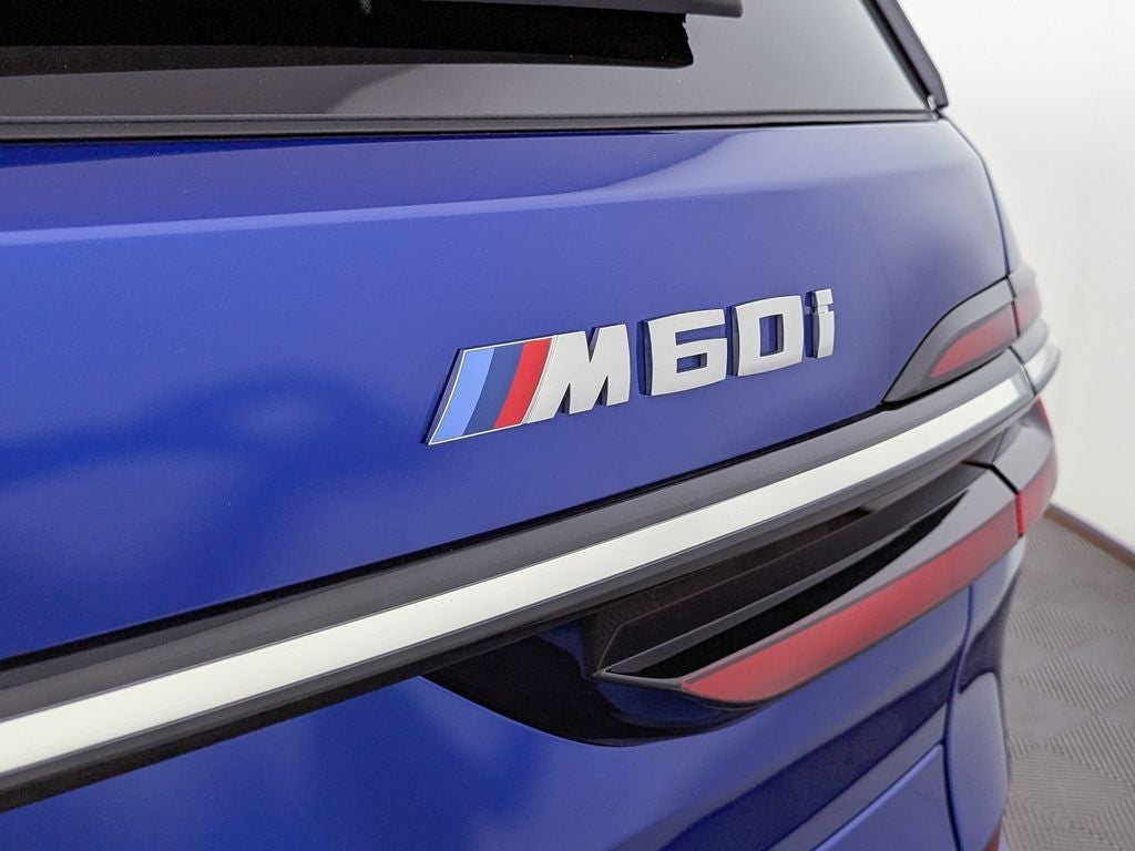 2025 BMW X7 M60i