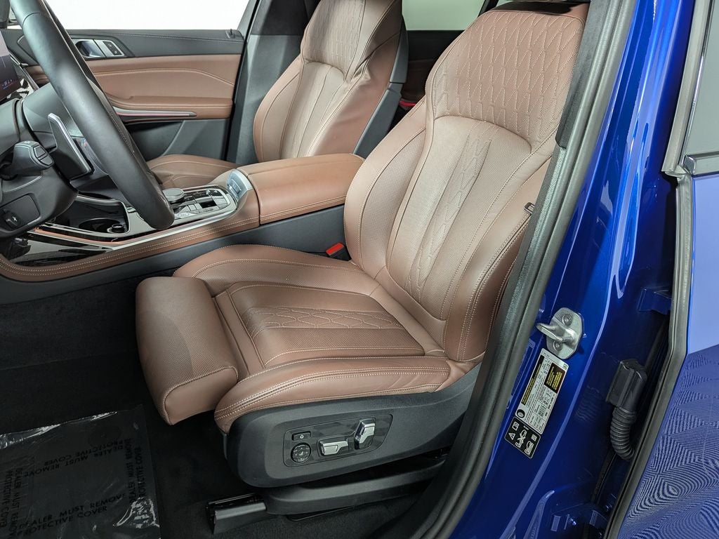 2025 BMW X7 M60i