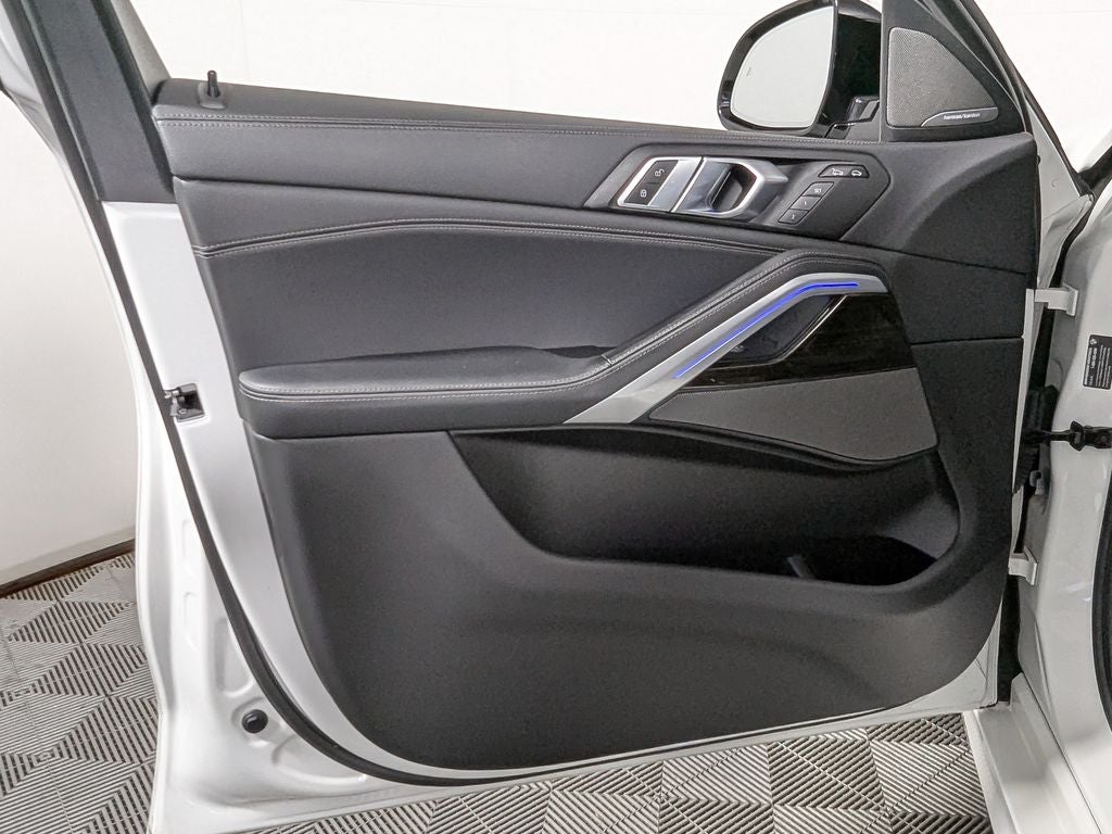2023 BMW X6 xDrive40i