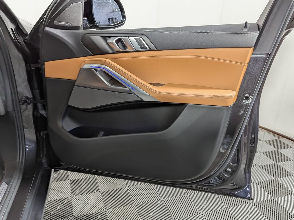 2023 BMW X6 xDrive40i