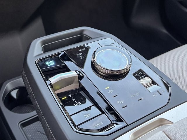 2026 BMW iX xDrive60