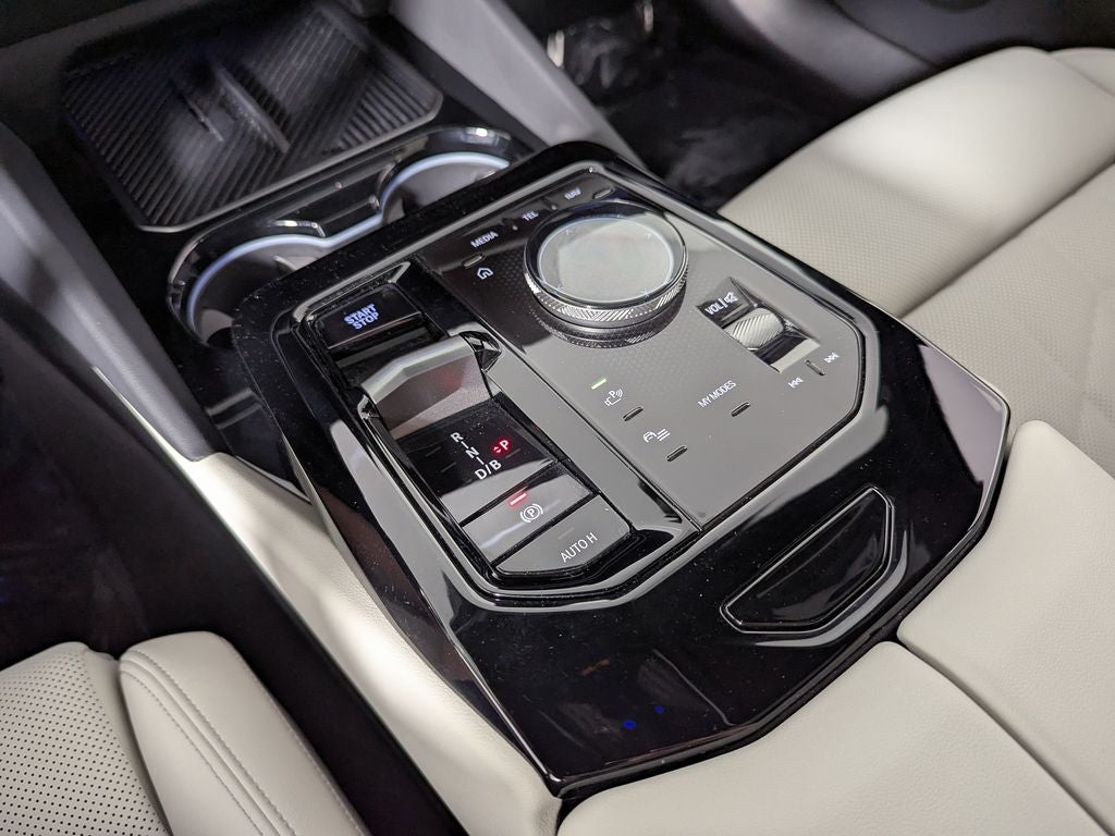 2025 BMW i5 xDrive40 xDrive40