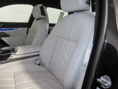 2025 BMW i7 eDrive50