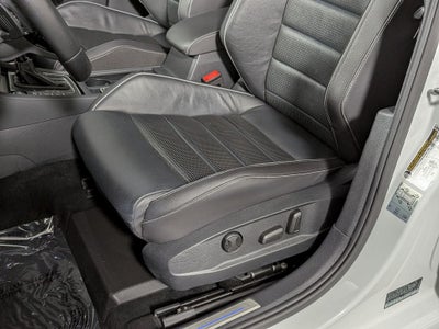 2019 Volkswagen Golf R DCC & Navigation 4Motion