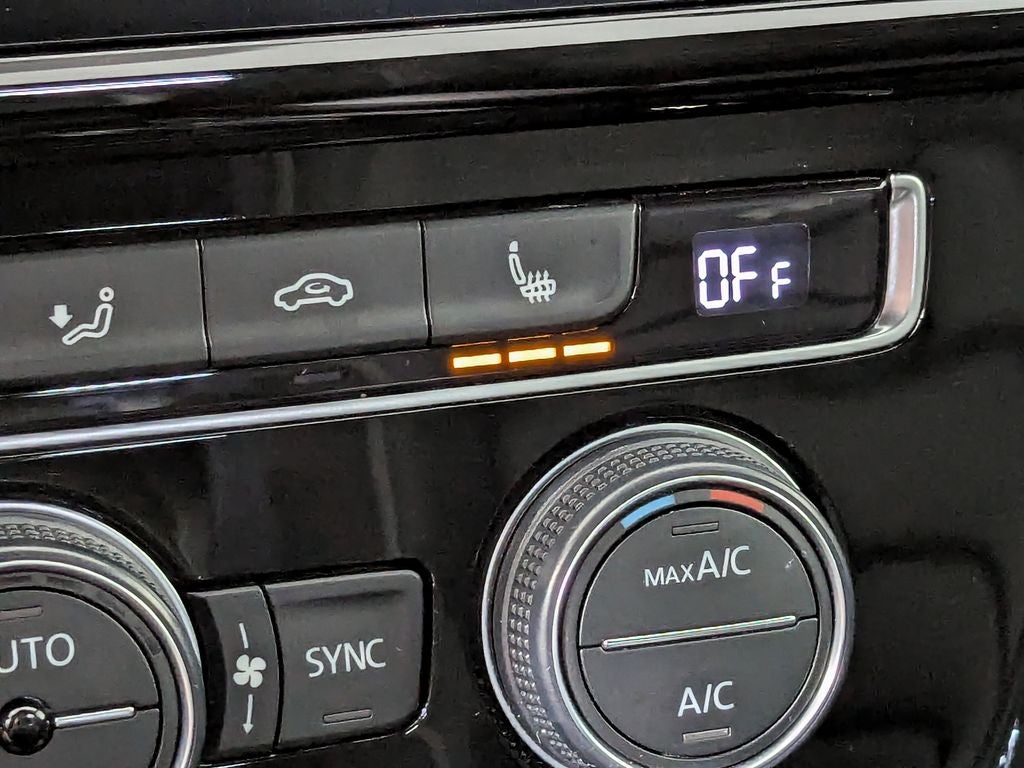 2019 Volkswagen Golf R DCC & Navigation 4Motion