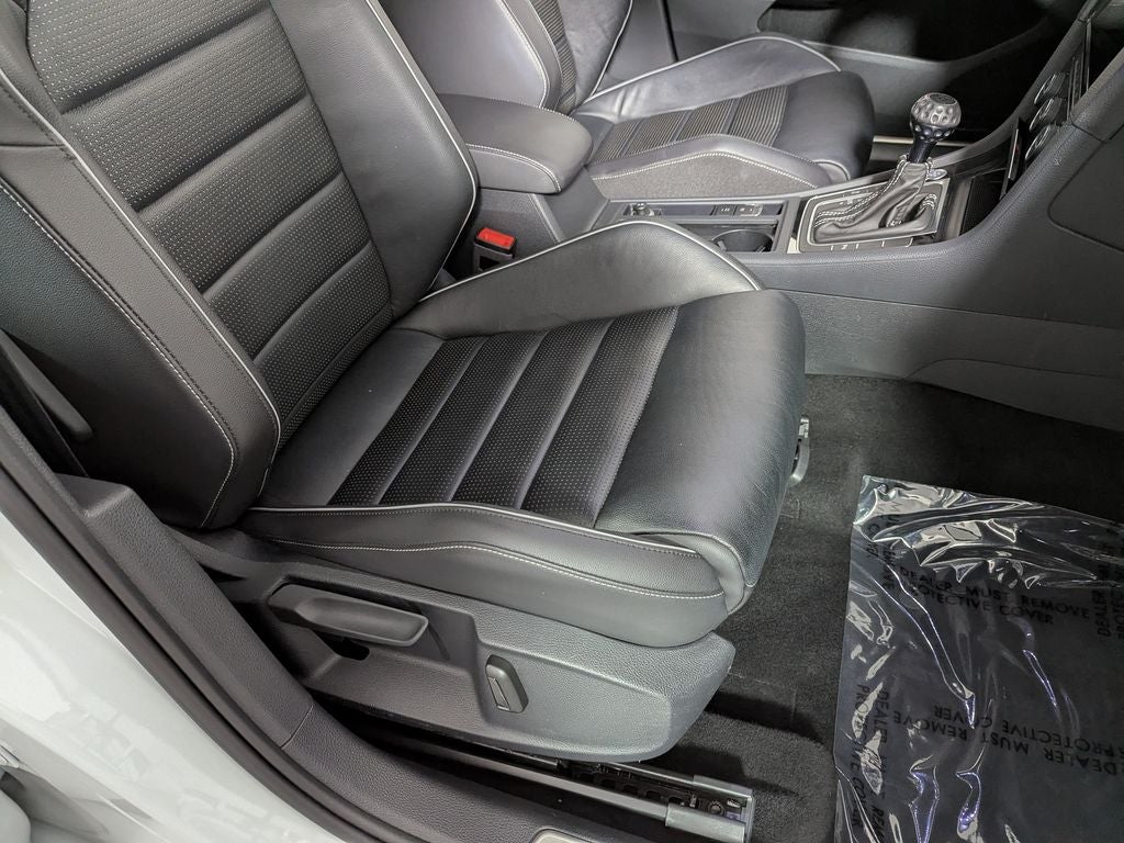 2019 Volkswagen Golf R DCC & Navigation 4Motion