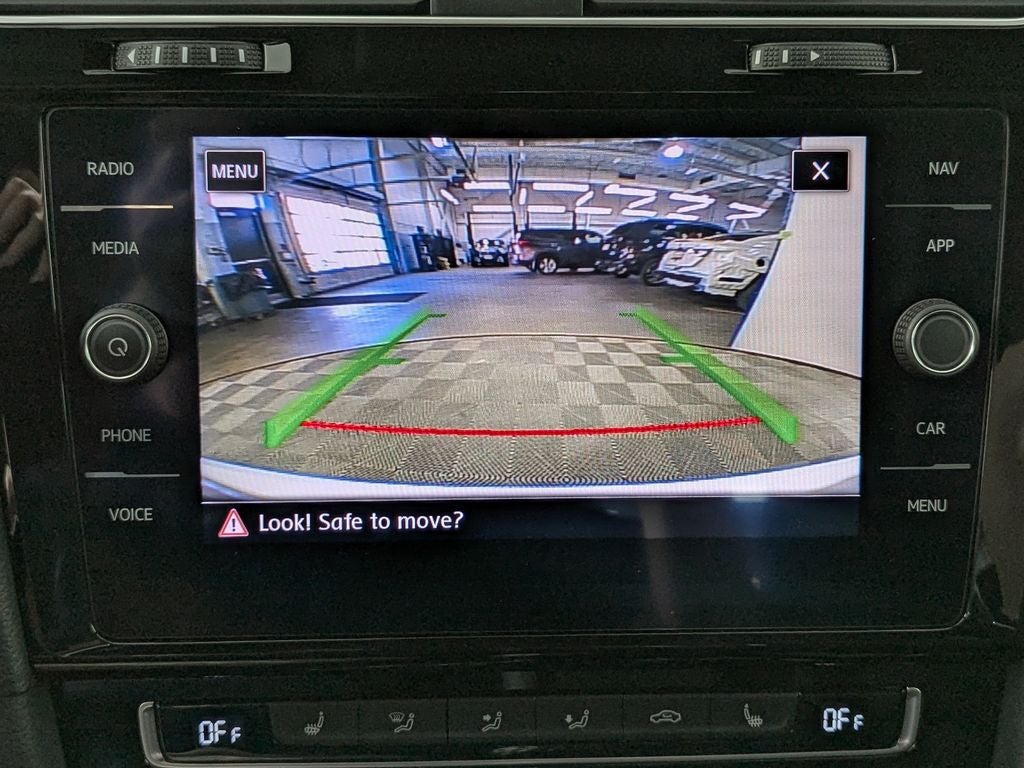 2019 Volkswagen Golf R DCC & Navigation 4Motion