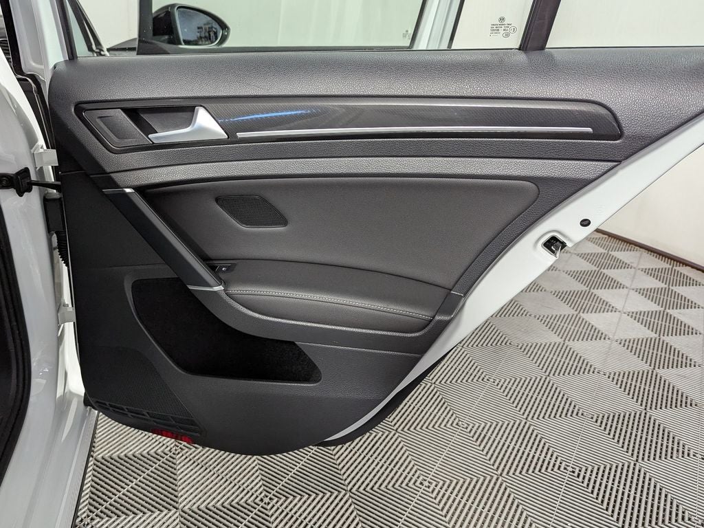 2019 Volkswagen Golf R DCC & Navigation 4Motion