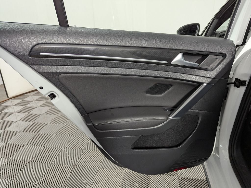 2019 Volkswagen Golf R DCC & Navigation 4Motion