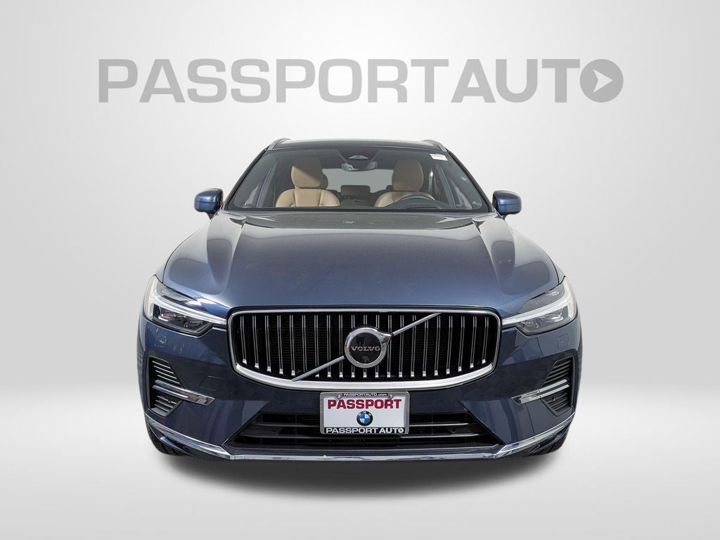2023 Volvo XC60 B5 Ultimate Bright Theme