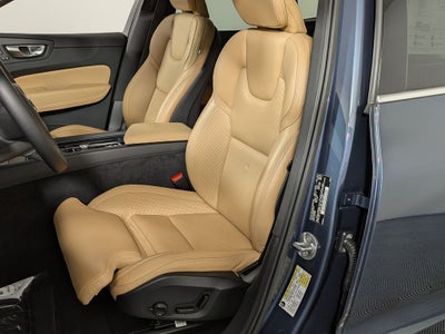 2023 Volvo XC60 B5 Ultimate Bright Theme