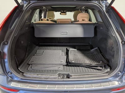 2023 Volvo XC60 B5 Ultimate Bright Theme