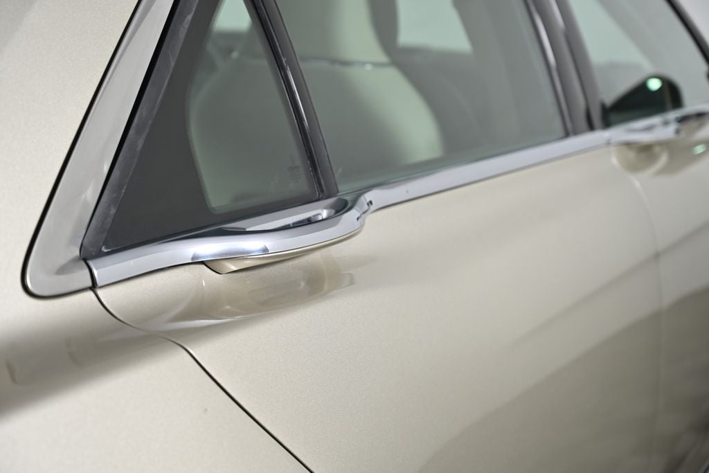 2017 Lincoln Continental Base