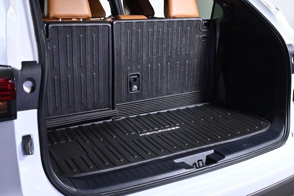 2022 Toyota Highlander Hybrid Platinum