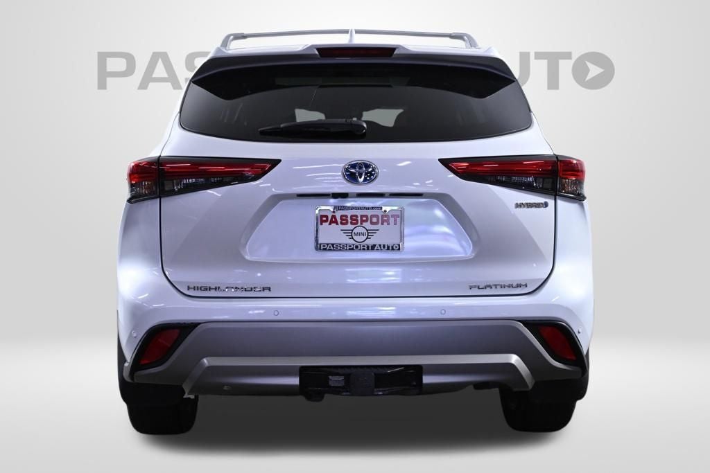 2022 Toyota Highlander Hybrid Platinum
