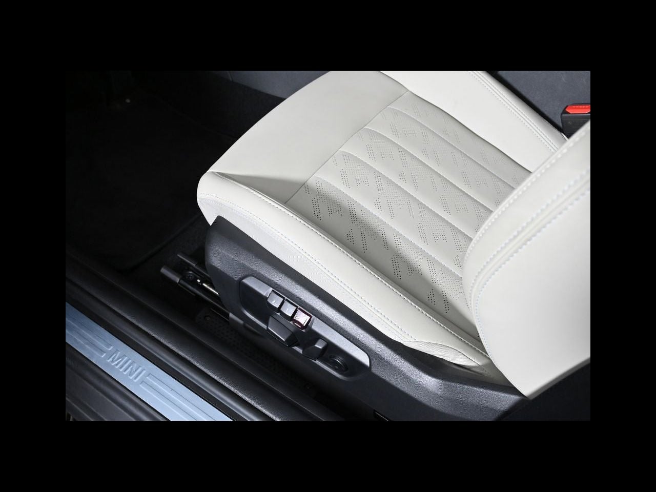 2025 MINI HARDTOP 2 DOOR Cooper