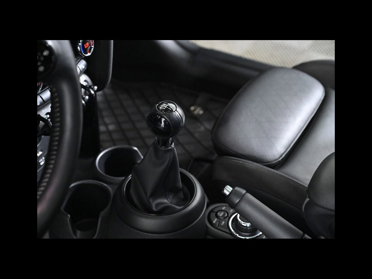 2022 MINI HARDTOP 2 DOOR ICONIC