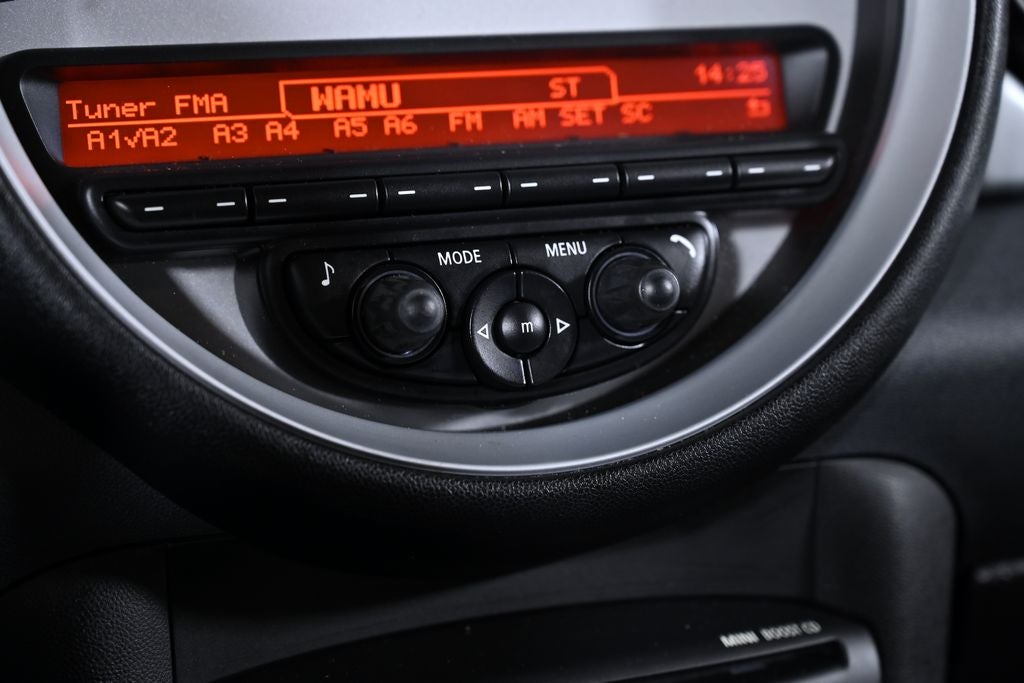 2011 MINI HARDTOP 2 DOOR 2dr Cpe