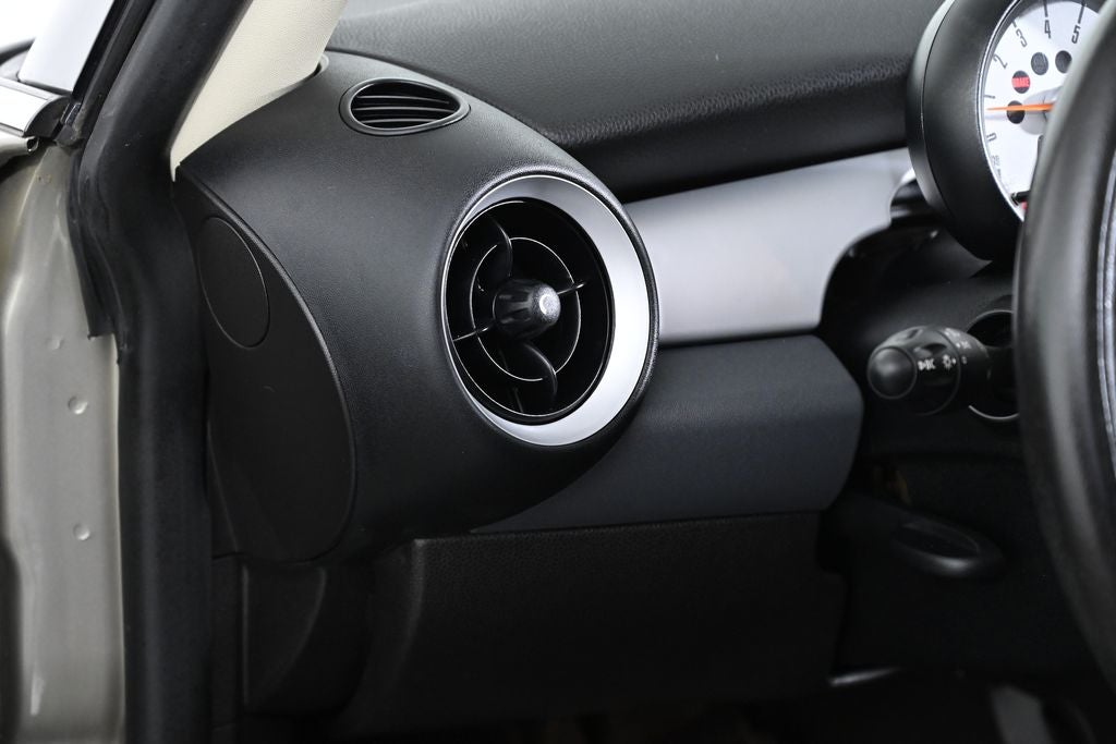 2011 MINI HARDTOP 2 DOOR 2dr Cpe