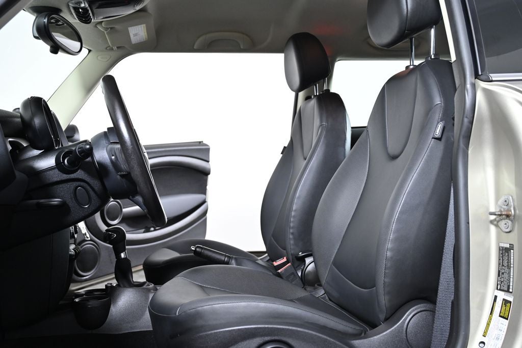 2011 MINI HARDTOP 2 DOOR 2dr Cpe