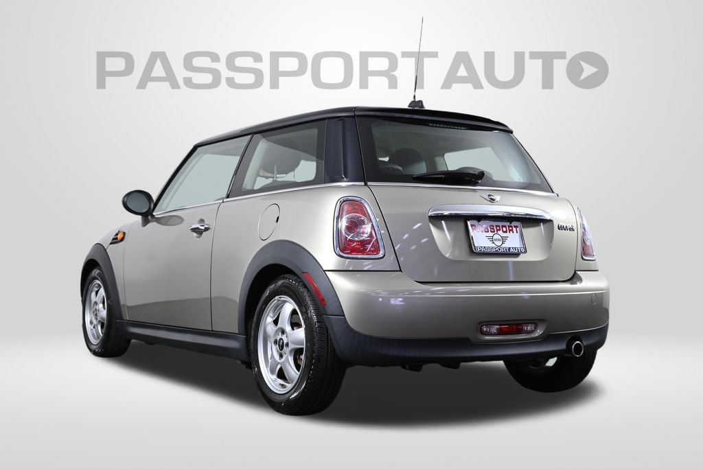 2011 MINI HARDTOP 2 DOOR 2dr Cpe