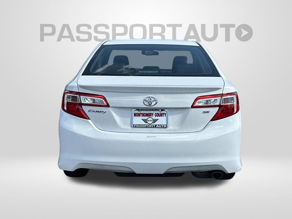 2013 Toyota Camry SE Sedan