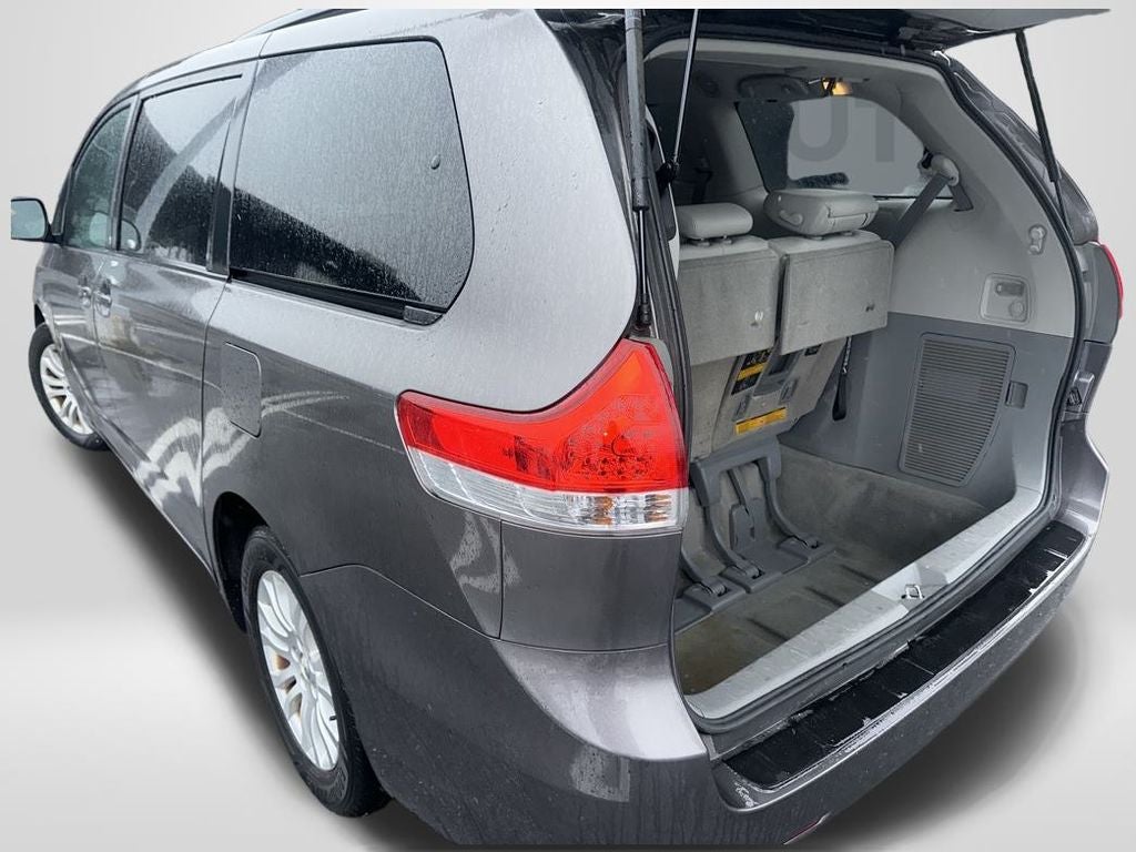 2013 Toyota Sienna XLE Mobility Auto Access
