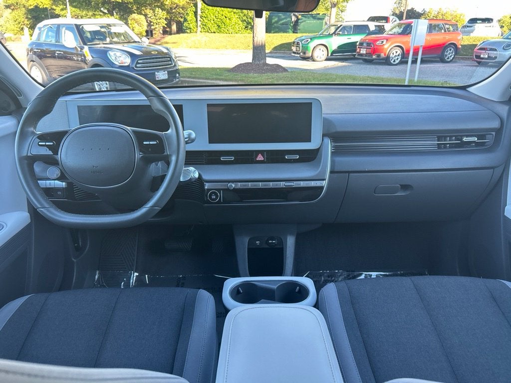 2024 Hyundai IONIQ 5 SE Standard Range