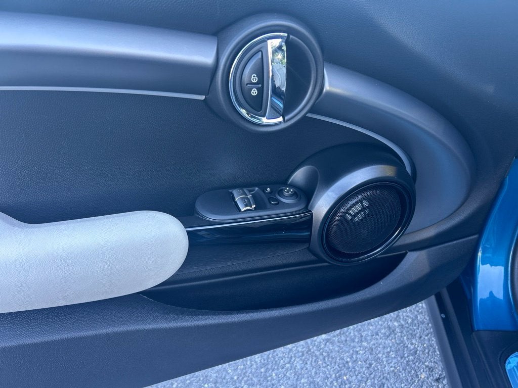 2024 MINI Cooper SE Electric Iconic Hardtop 2 Door