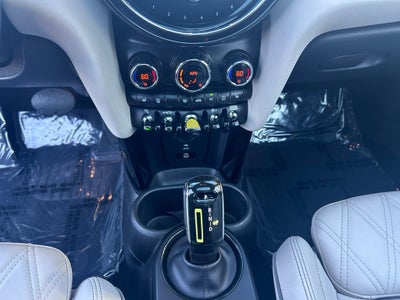 2024 MINI Cooper SE Electric Iconic Hardtop 2 Door