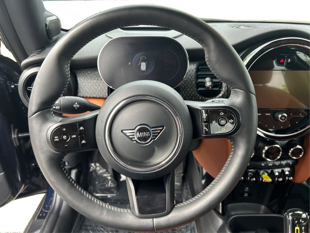 2024 MINI Cooper SE Electric Iconic