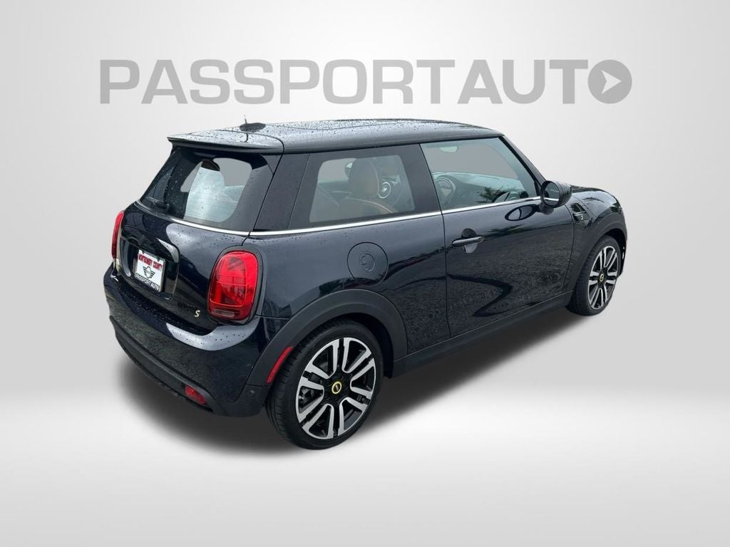 2024 MINI Cooper SE Electric Iconic