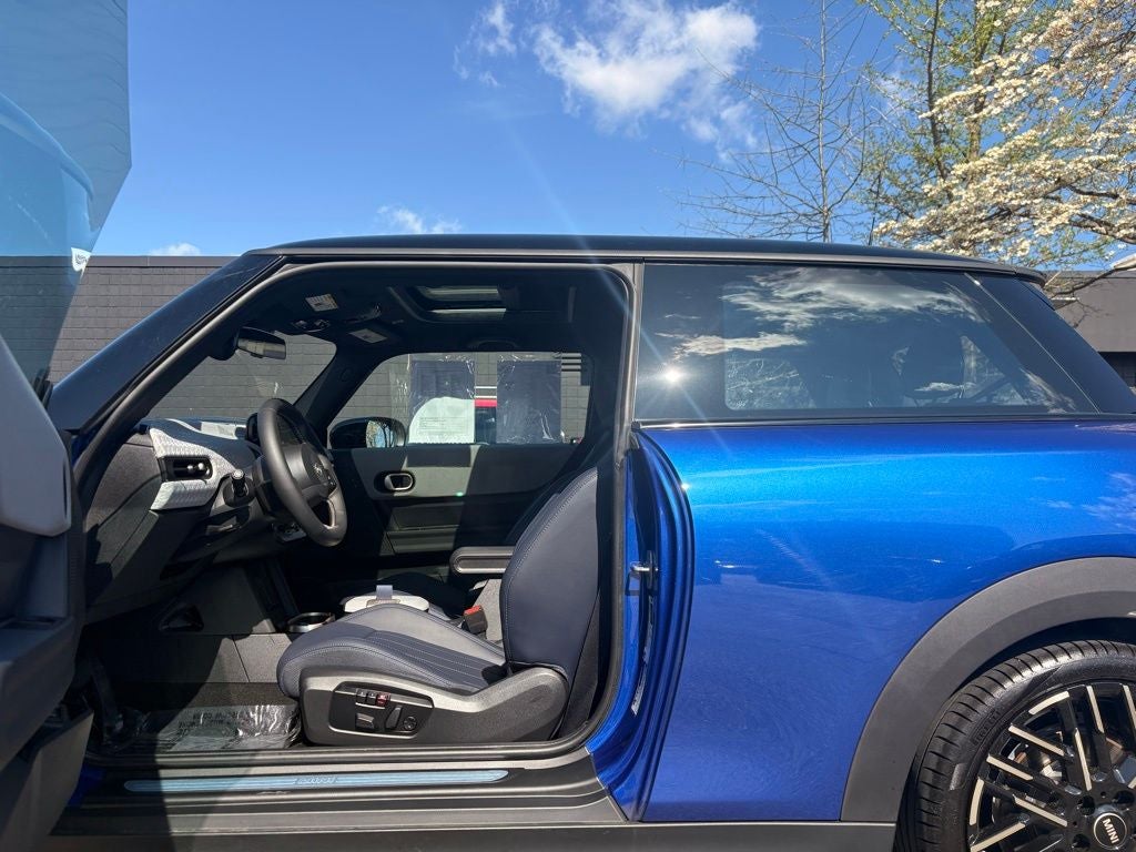 2025 MINI Cooper S Iconic Hardtop 2 Door