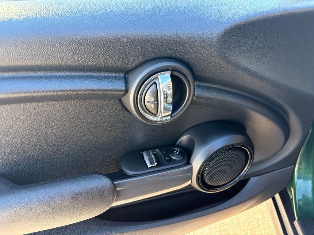 2015 MINI Cooper Base Hardtop 2 Door