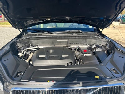 2017 Volvo XC90 T6 Momentum AWD
