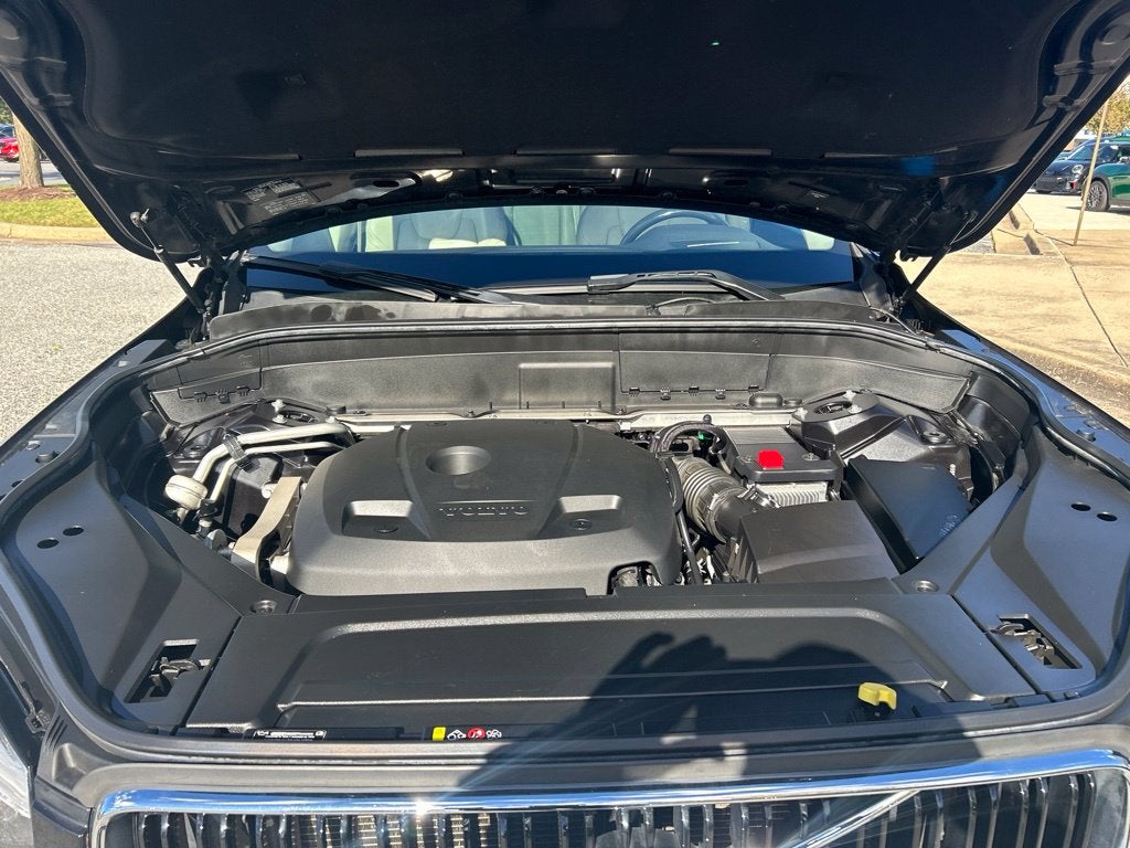 2017 Volvo XC90 T6 Momentum AWD