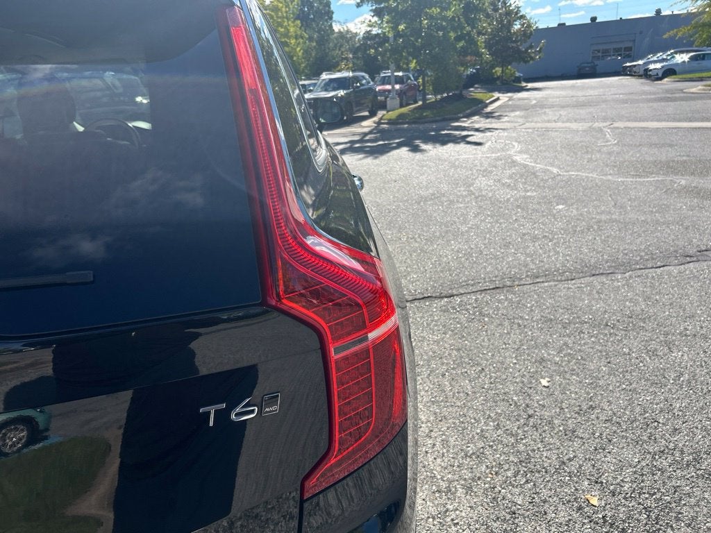 2017 Volvo XC90 T6 Momentum AWD