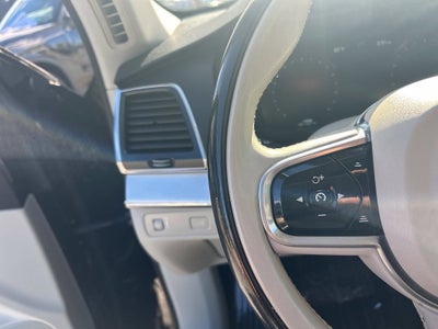 2017 Volvo XC90 T6 Momentum AWD
