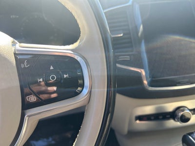 2017 Volvo XC90 T6 Momentum AWD
