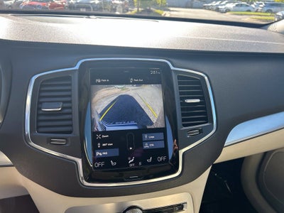 2017 Volvo XC90 T6 Momentum AWD