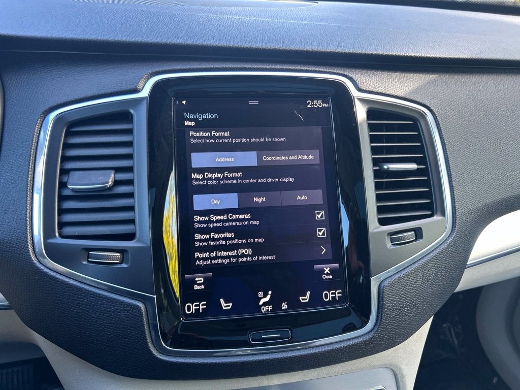 2017 Volvo XC90 T6 Momentum AWD