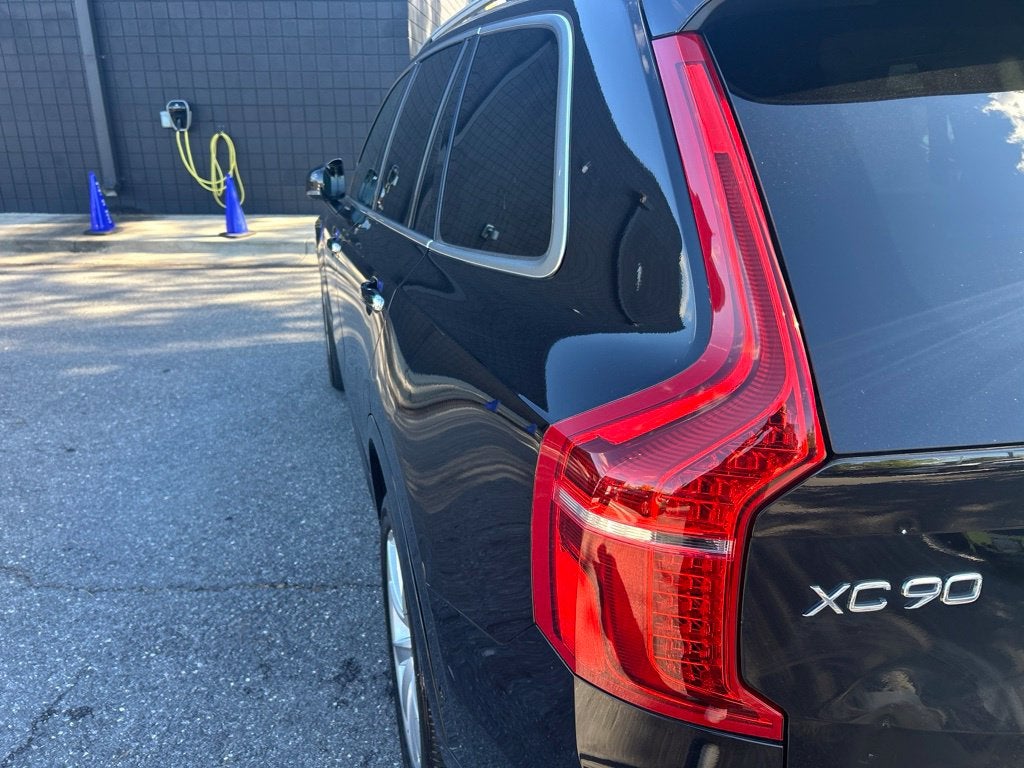 2017 Volvo XC90 T6 Momentum AWD