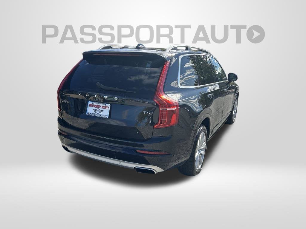 2017 Volvo XC90 T6 Momentum AWD