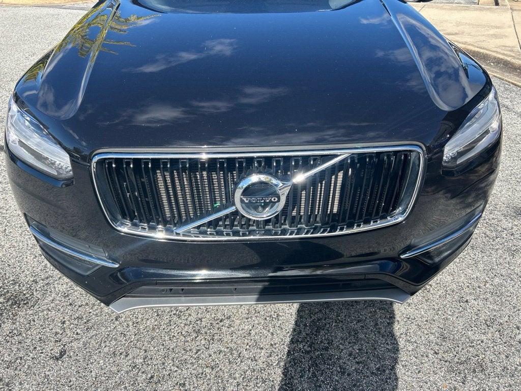 2017 Volvo XC90 T6 Momentum AWD