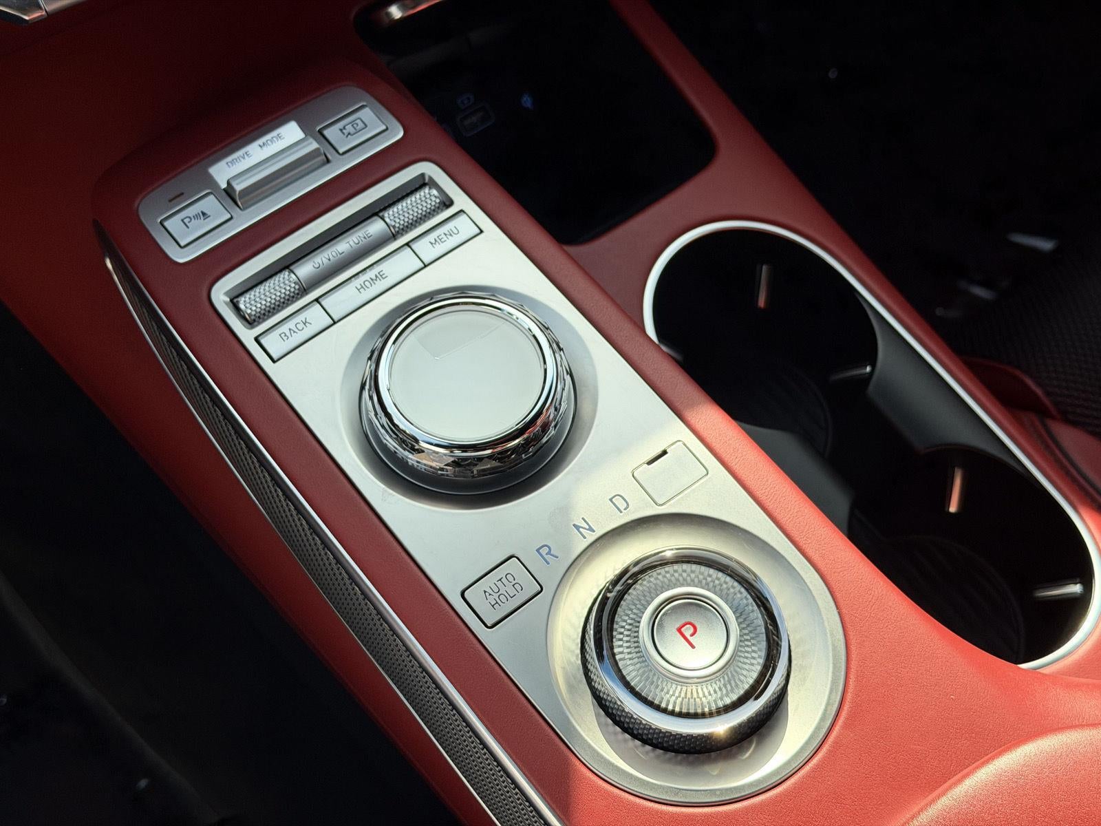 2024 Genesis GV70 2.5T