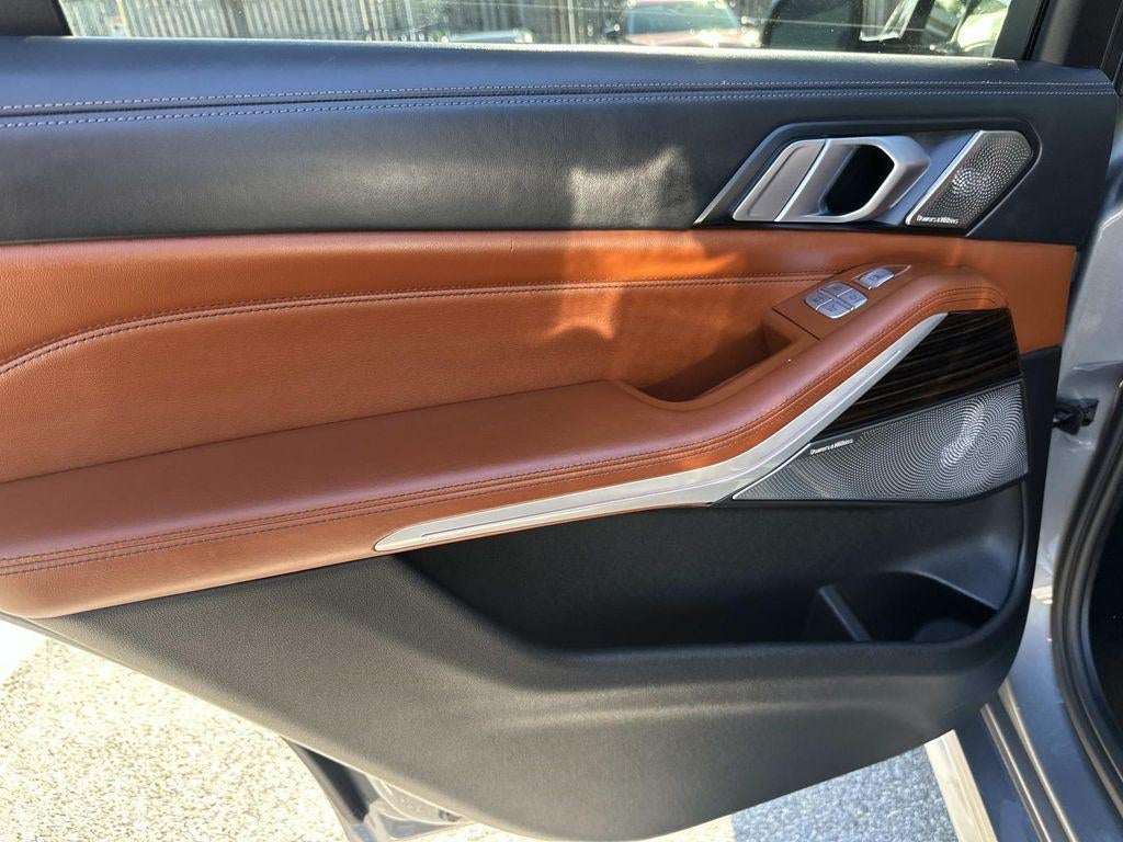 2023 BMW X7 M60i