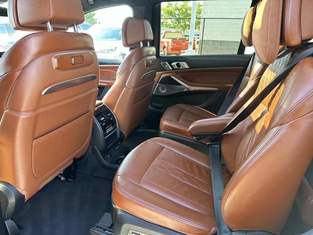 2023 BMW X7 M60i